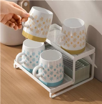  A Double-Layered Metal Cup Storage Rack for Every Need	
